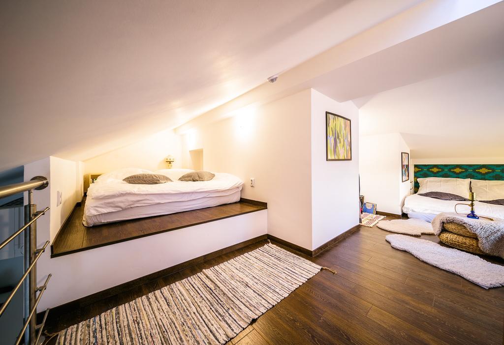 Rooftop Triplex Apartment In Centre Hradec Králové المظهر الخارجي الصورة