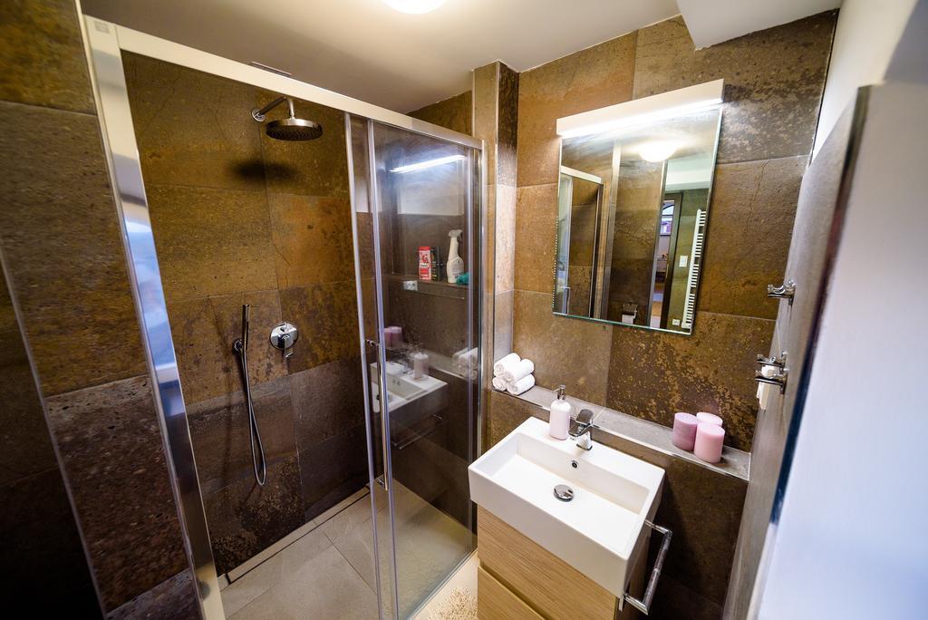 Rooftop Triplex Apartment In Centre Hradec Králové المظهر الخارجي الصورة