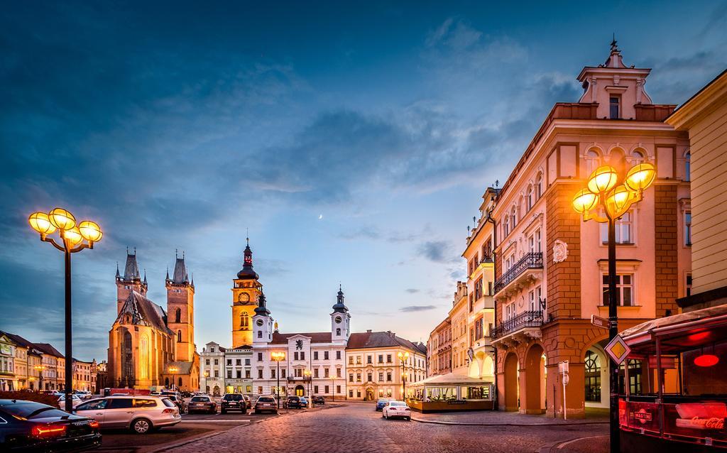 Rooftop Triplex Apartment In Centre Hradec Králové المظهر الخارجي الصورة