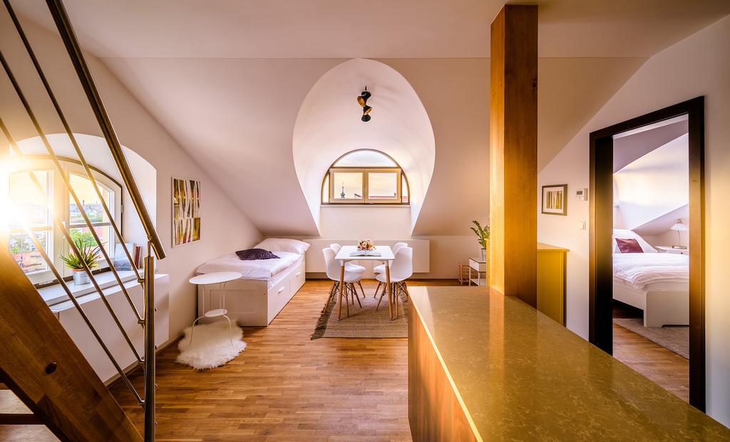 Rooftop Triplex Apartment In Centre Hradec Králové المظهر الخارجي الصورة